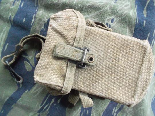 ORIGINAL ISSUE US ARMY VIETNAM WAR M56 M 56 WEBBING 30RD M16 MAG POUCH