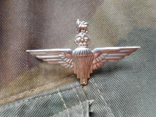 ww2 PARACHUTE REGIMENT CAP beret BADGE lug version