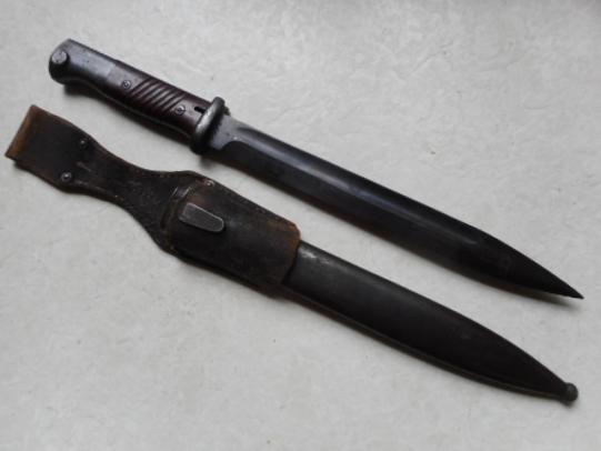 WW2 world war two GERMAN ARMY / WAFFEN SS 1944 dated K98 RIFLE BAYONET & LEATHER FROG