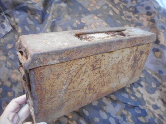 WW2 GERMAN ARMY / WAFFEN SS / LUFTWAFFE MG42 MG34 AMMO TIN 1941 dak ORD TAN CAMO