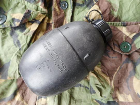 ORIGINAL ISSUE BRITISH ARMY 1976 dated Falklands War 58 PATTERN WATER BOTTLE