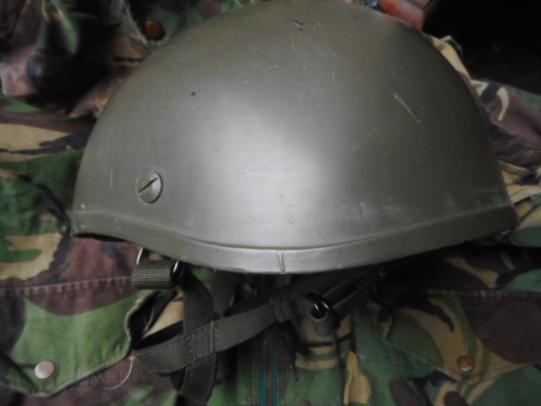 genuine ISSUE BRiTiSH PARA PARATROOPER AIRBORNE m76 HELMET early type FALKLANDS WAR ERA