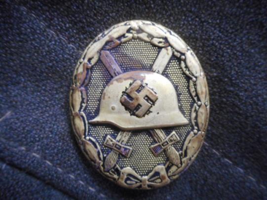 WW2 GERMAN black wound BADGE AWARD combat worn used