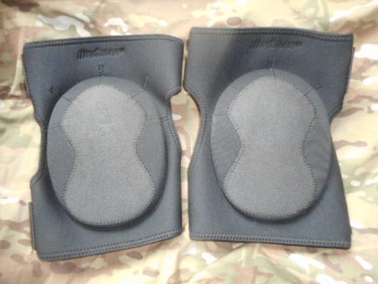 BLACKHAWK HELLSTORM neoprene COMBAT knee PADS black NEW