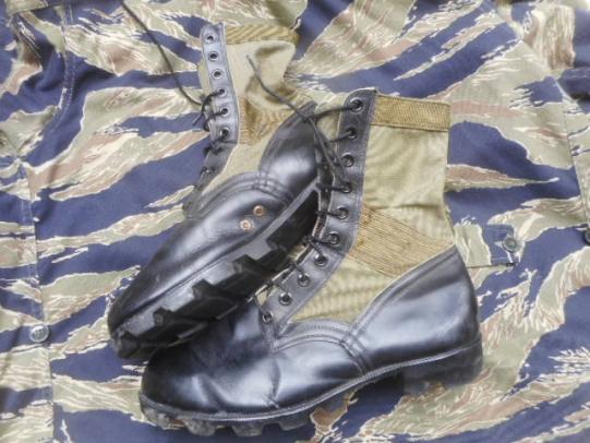 GENUINE 1968 dated US ARMY / USMC issue VIETNAM WAR jungle COMBAT BOOTS USA 12 / UK 11 1/2 WIDE FIT
