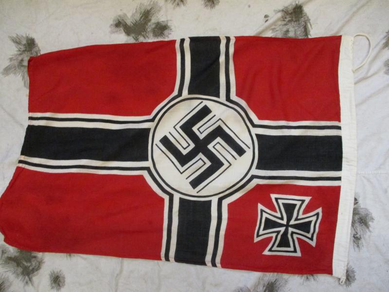 WW2 GERMAN THIRD REICH SWASTIC BATTLE FLAG
