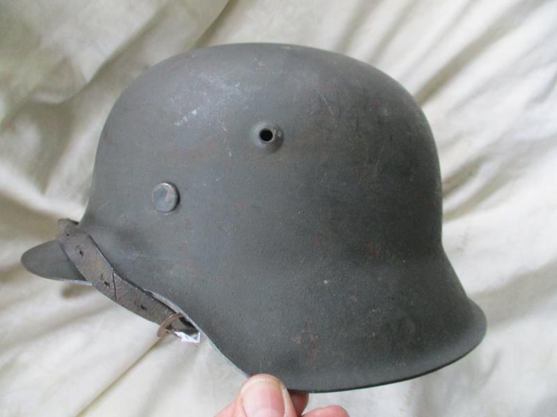 ORIGINAL genuine WW2 GERMAN WH ARMY m42 HELMET HKP62 4257 = 1944 & CHIN STRAP