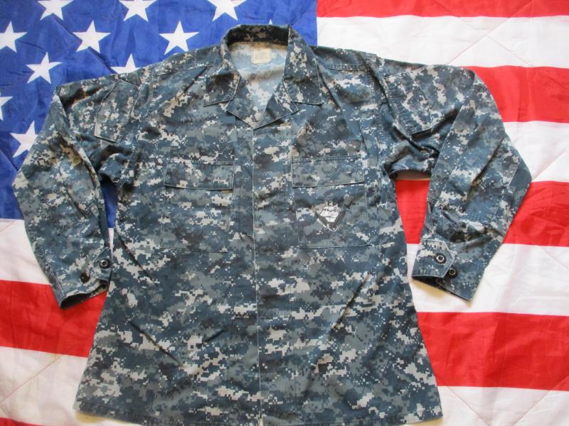 Genuine issue US NAVY nwu SHIRT JACKET BLOUSE DIGI CAMO M R MEDIUM