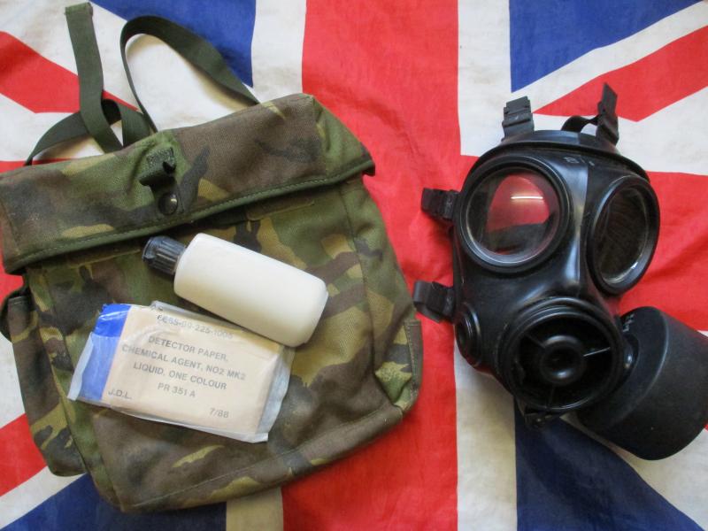 1990 AVON BRiTiSH army sas ISSUE respirator S10 SIZE 3 medium & dpm pouch & kit