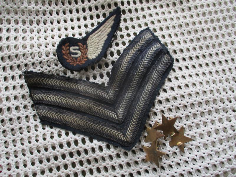 ORIGINAL WW2 RAF Aircrew SIGNALS SINGNALER Brevet & SGT RANK STRIPES & generals STARS
