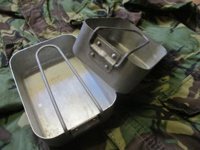 GENUINE BRITISH ARMY issue 1977 DATED Falklands war MESS TIN SET