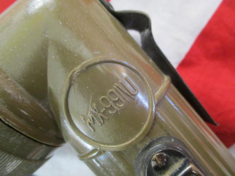 GENUINE US ARMY USMC issue Vietnam War TORCH FLASHLIGHT fulton USA MX-991/U