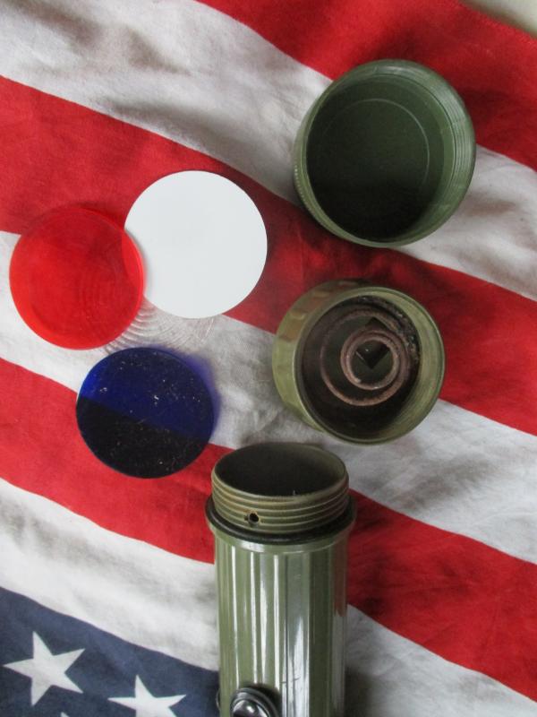 GENUINE US ARMY USMC issue Vietnam War TORCH FLASHLIGHT GT PRICE LA USA MX-991/U