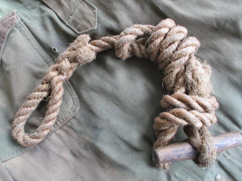 GENUINE WW2 ISSUE BRITISH PARATROOPER AIRBORNE denison TOGGLE ROPE
