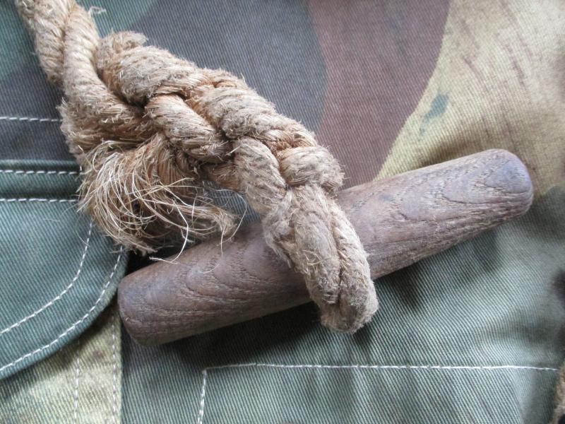 GENUINE WW2 ISSUE BRITISH PARATROOPER AIRBORNE denison TOGGLE ROPE