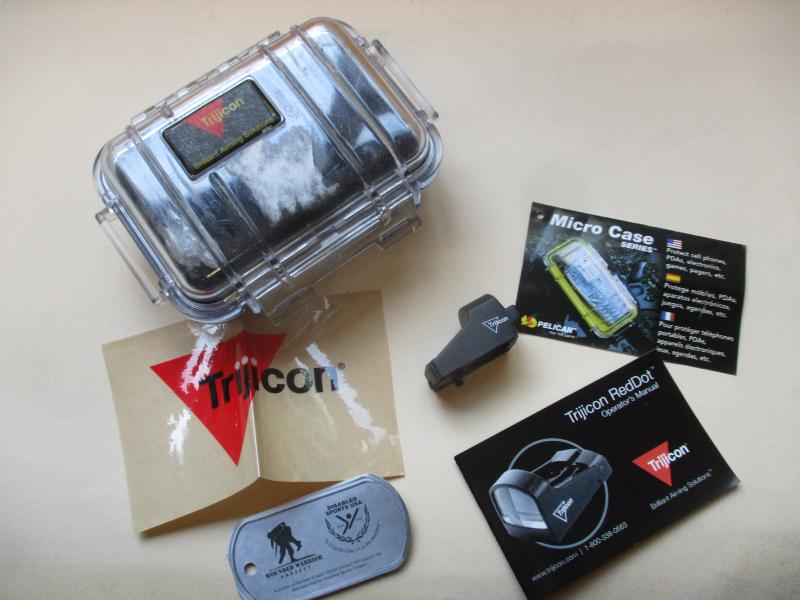 Genuine TRIJICON RedDot Red Dot Sight new in pelican case