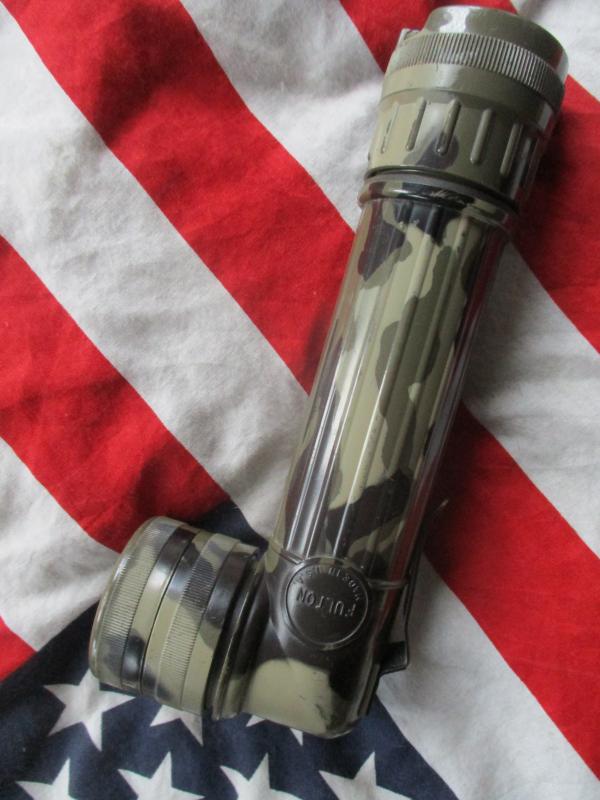 GENUINE US ARMY USMC issue RIGHT ANGLE TORCH FLASHLIGHT FULTON USA woodland camo