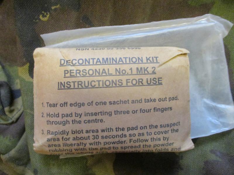 1991 AVON BRiTiSH army ISSUE respirator gas mask S10 SIZE 4 small & plce POUCH & 58 bottle