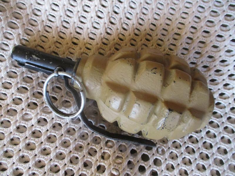 RUSSIAN F1 (135) 037-54/3 HAND GREANDE inert de-activated