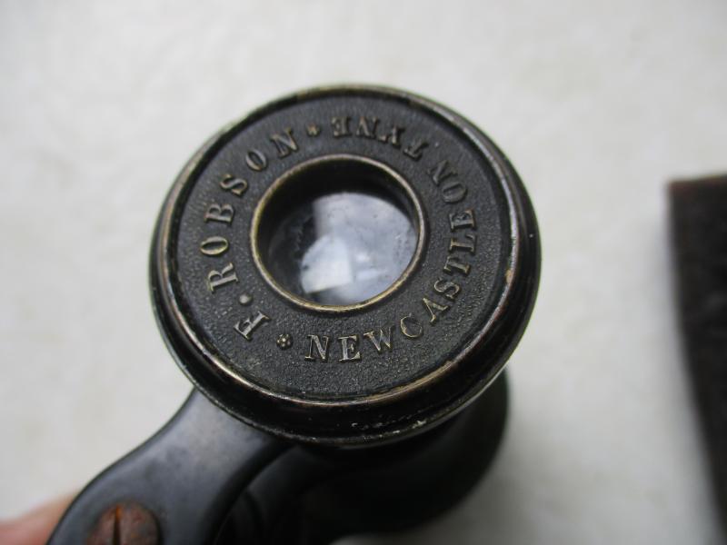 ROBSON of NEWCASTLE UPON TYNE WW1 Binoculars BIRTISH OFFICERS in Original Case Vintage Antique