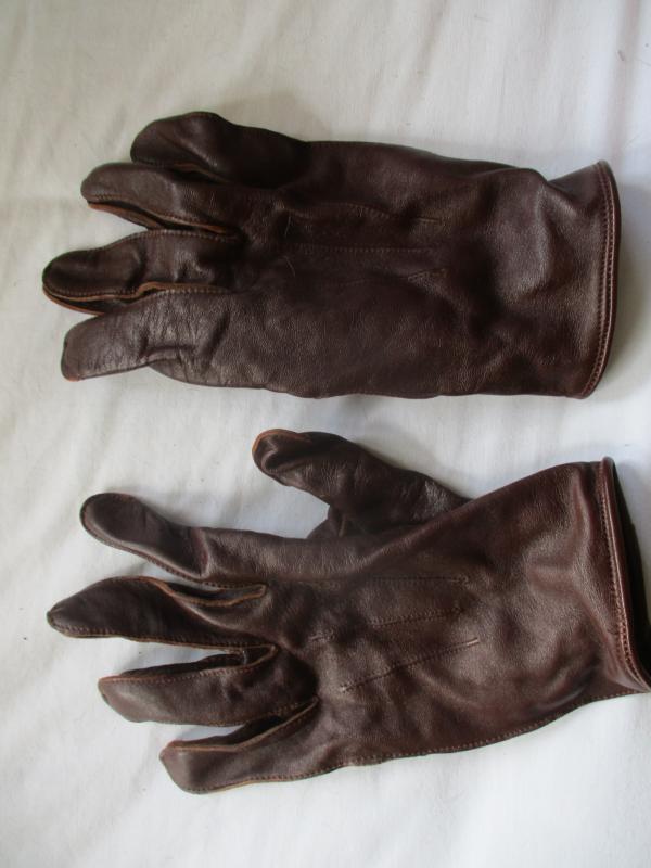 BRITISH ARMY OFFICERS ISSUE soft brown LEATHER no2 dress fad GLOVES 9.5 Medium