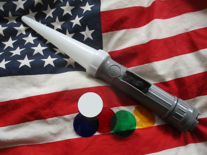 GENUINE US Army / USAF US AIR FORCE issue WAND BEACON TORCH FLASHLIGHT FULTON new