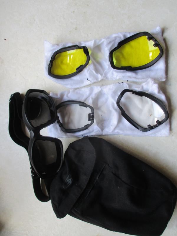 genuine original ESS V12 ADVANCER combat GOGGLES black & MOLLE CARRY CASE