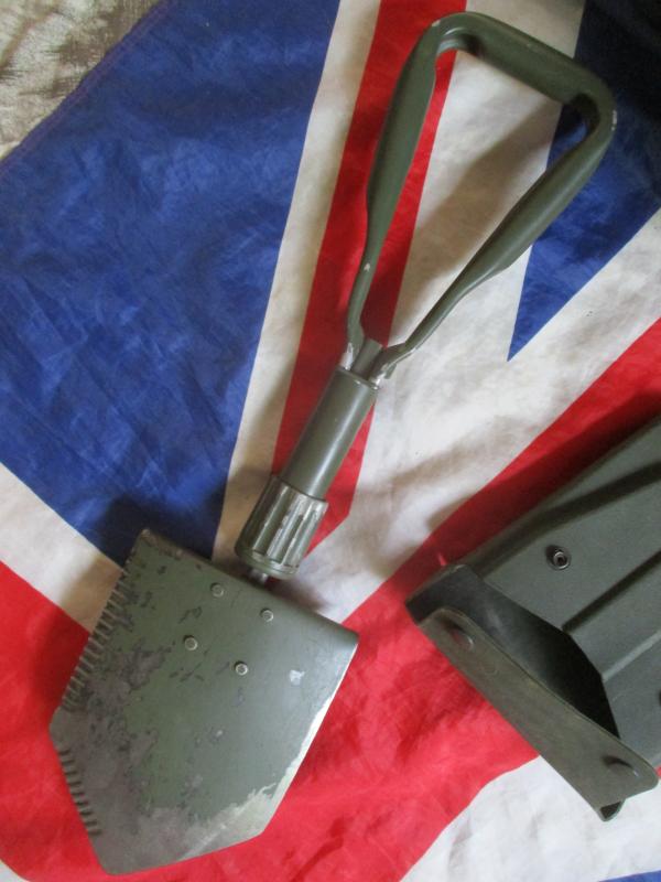 BRITISH ARMY ISSUE plce 3 way folding SPADE ENTRENCHING TOOL & CASE