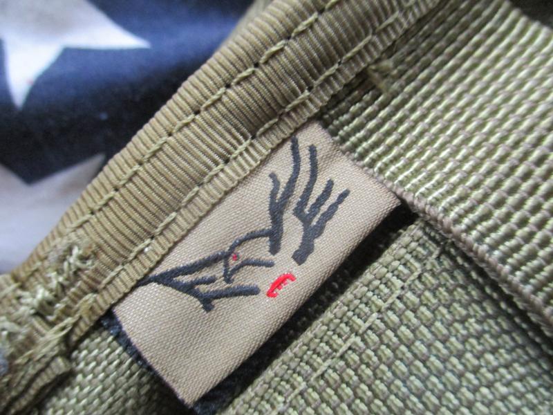 Early GWOT FLYYE INDUSTRIES MOLLE ac2000 strobe POUCH COYOTE TAN