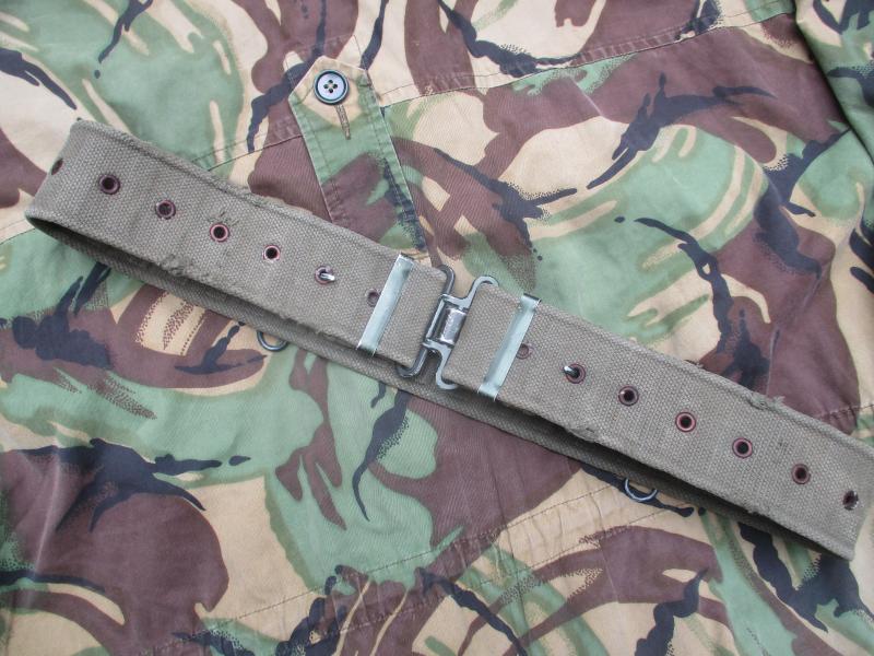 real BRITISH ARMY / PARACHUTE REGIMENT ISSUE 58 PATTERN WEBBING BELT falklands WAR ERA