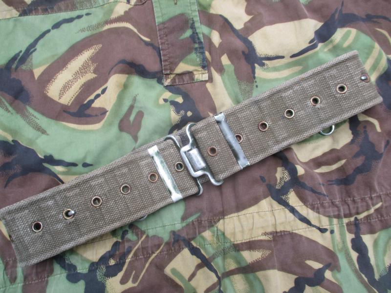 real BRITISH ARMY / PARACHUTE REGIMENT ISSUE 58 PATTERN WEBBING BELT falklands WAR ERA