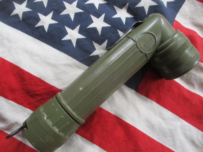 GENUINE US ARMY USMC issue Vietnam War TORCH FLASHLIGHT GT PRICE LA USA MX-991/U
